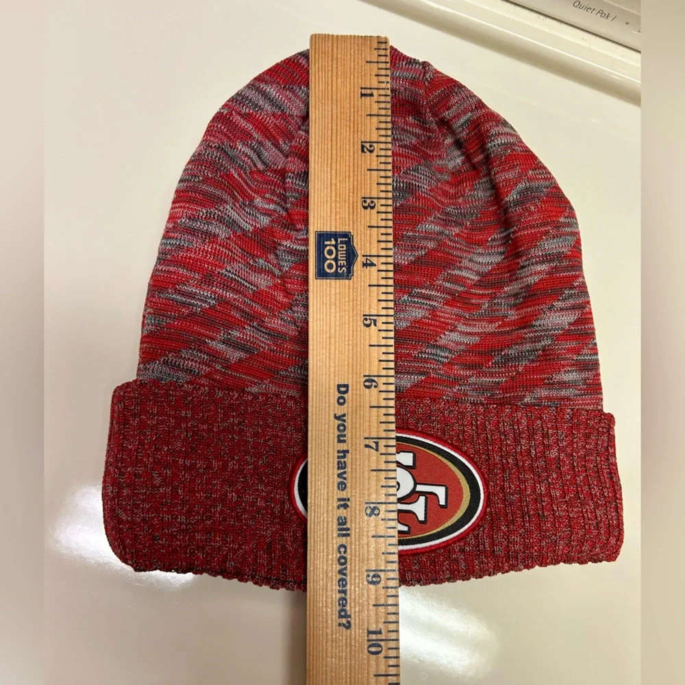 New Era NFL San Francisco 49er Football Lined Beanie / Hat NWOT‎